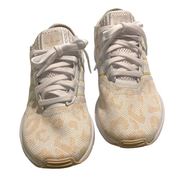 adidas Swift Run X Halo Ivory / White leopard Womens Tennis Shoes size 6 1/2. - Picture 3 of 10